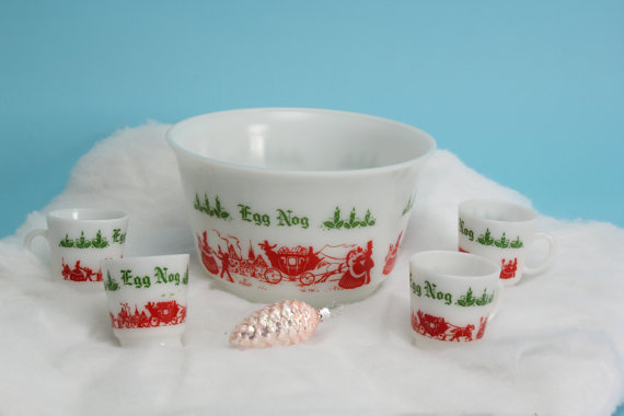 old red & green Christmas eggnog punch cups, vintage Hazel Atlas glass